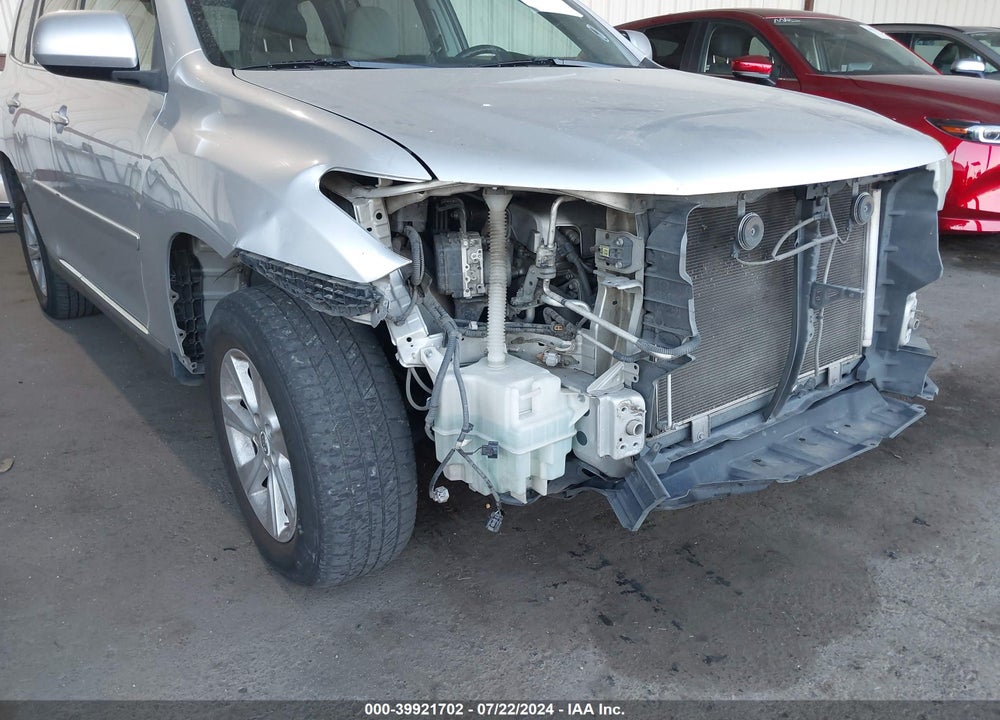 2013 TOYOTA HIGHLANDER BASE V6 VIN: 5TDBK3EH9DS178611