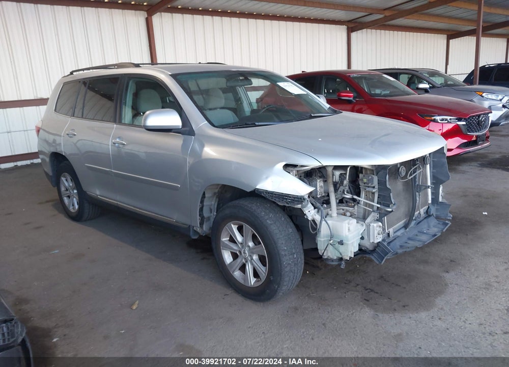 2013 TOYOTA HIGHLANDER BASE V6 VIN: 5TDBK3EH9DS178611