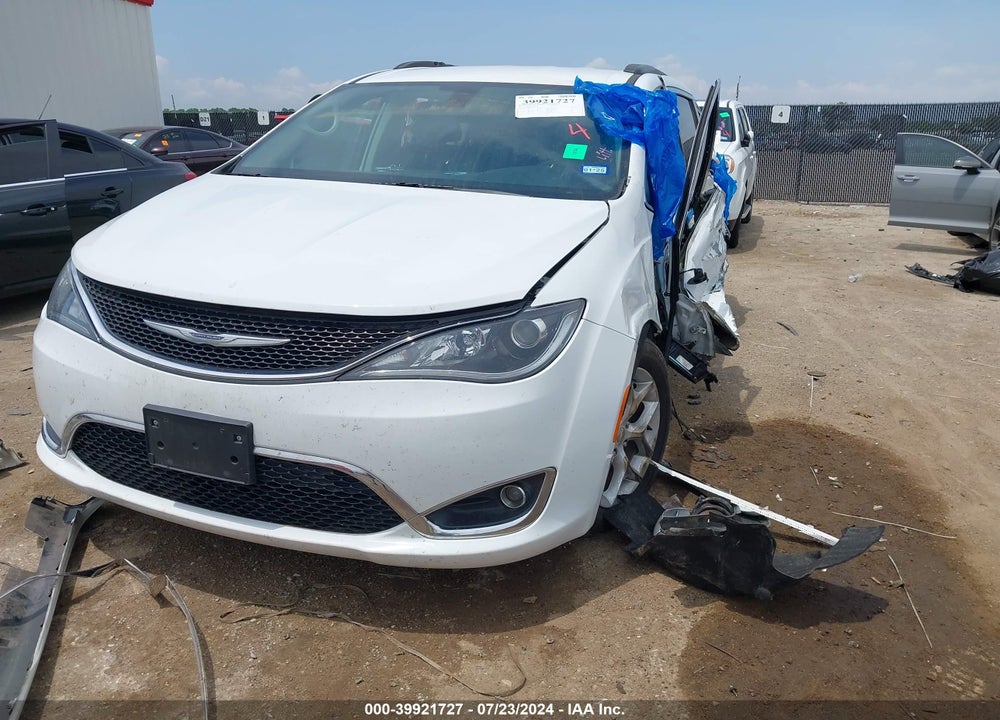 2017 CHRYSLER PACIFICA TOURING L VIN: 2C4RC1BG8HR656379