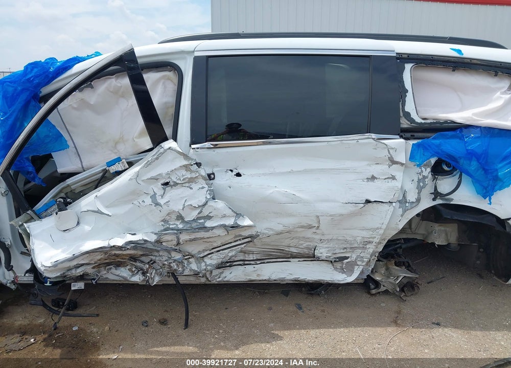2017 CHRYSLER PACIFICA TOURING L VIN: 2C4RC1BG8HR656379