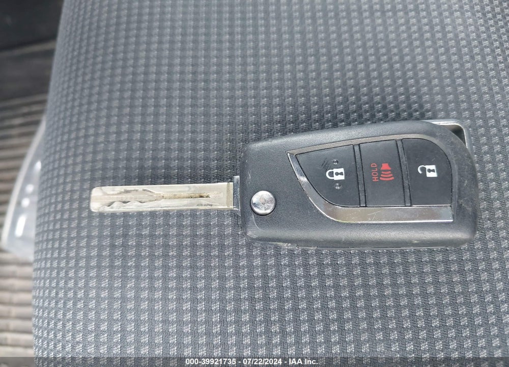 2019 TOYOTA RAV4 LE VIN: JTMF1RFVXKJ004701