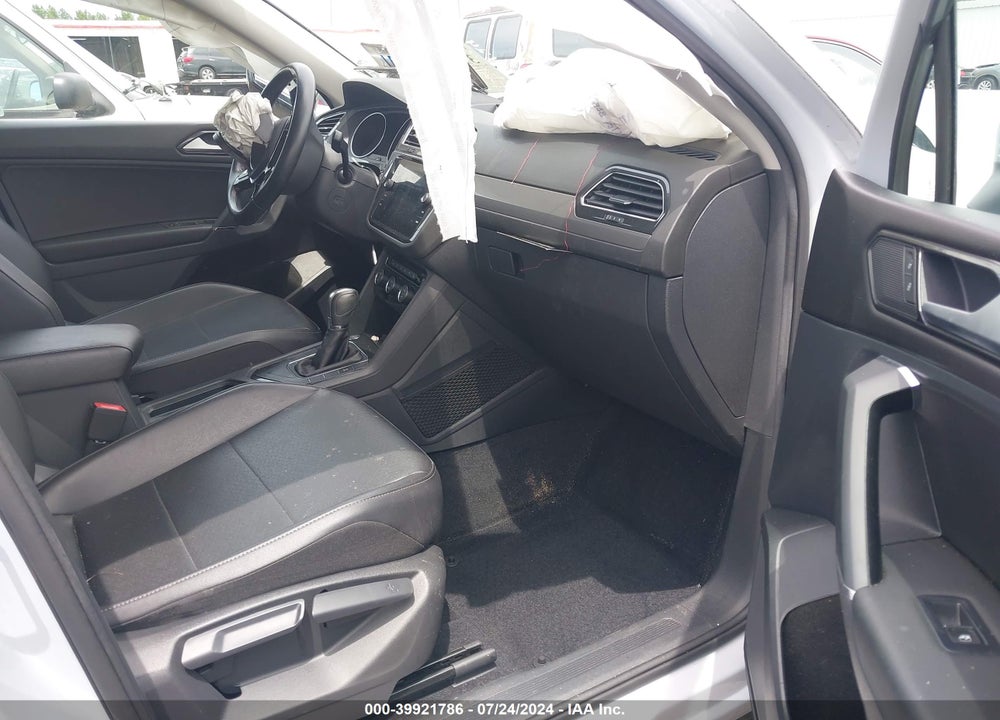 2018 VOLKSWAGEN TIGUAN 2.0T SE/2.0T SEL VIN: 3VV3B7AXXJM028478