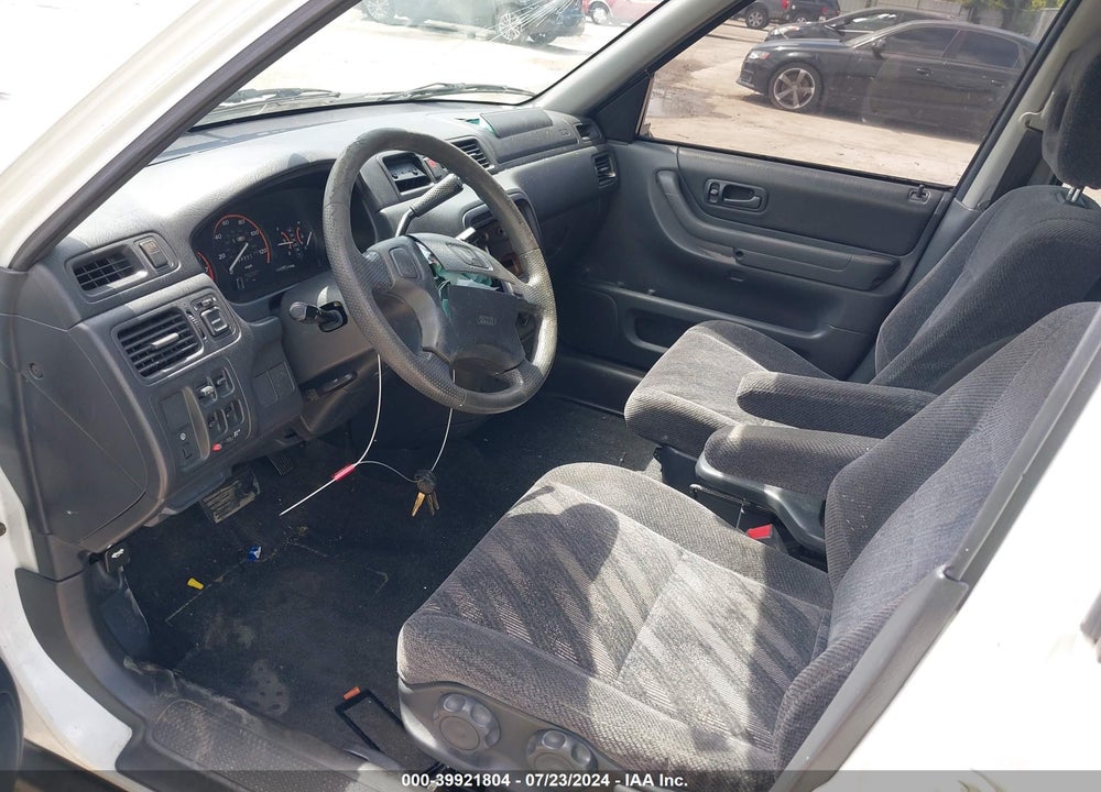 1999 HONDA CR-V LX VIN: JHLRD2845XC020674