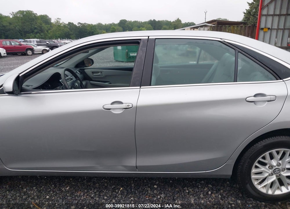2017 TOYOTA CAMRY LE VIN: 4T1BF1FK8HU370652