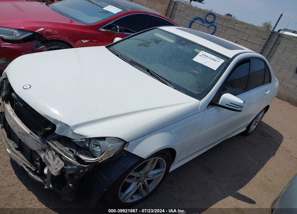 2014 MERCEDES-BENZ C 250 LUXURY/SPORT VIN: WDDGF4HB2EA950023