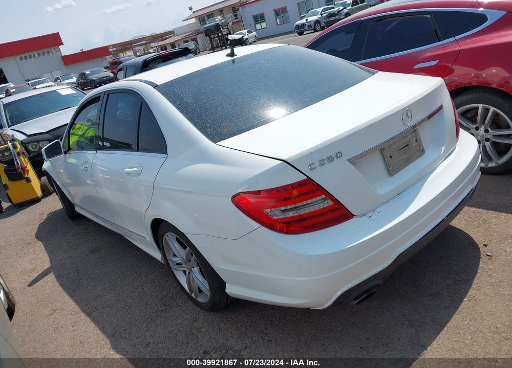 2014 MERCEDES-BENZ C 250 LUXURY/SPORT VIN: WDDGF4HB2EA950023