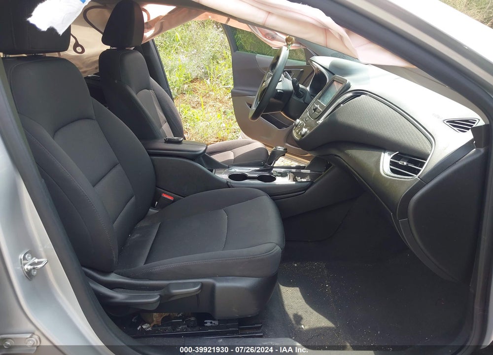 2018 CHEVROLET MALIBU LT VIN: 1G1ZD5ST5JF249031