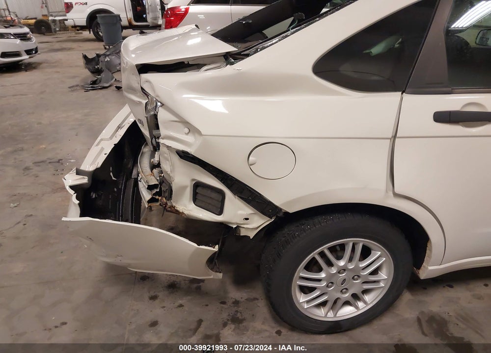 2010 FORD FOCUS SE VIN: 1FAHP3FN2AW153888