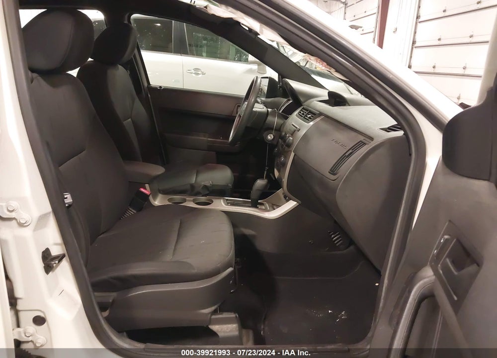 2010 FORD FOCUS SE VIN: 1FAHP3FN2AW153888