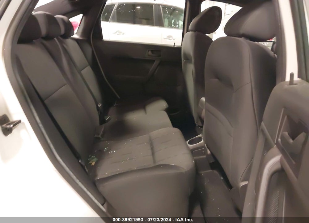 2010 FORD FOCUS SE VIN: 1FAHP3FN2AW153888
