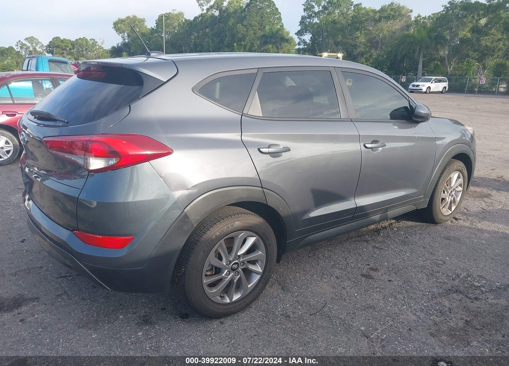 2017 HYUNDAI TUCSON SE VIN: KM8J23A42HU482116