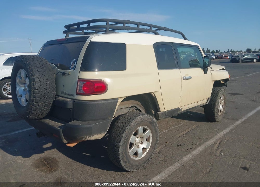 2008 TOYOTA FJ CRUISER VIN: JTEBU11F38K021569