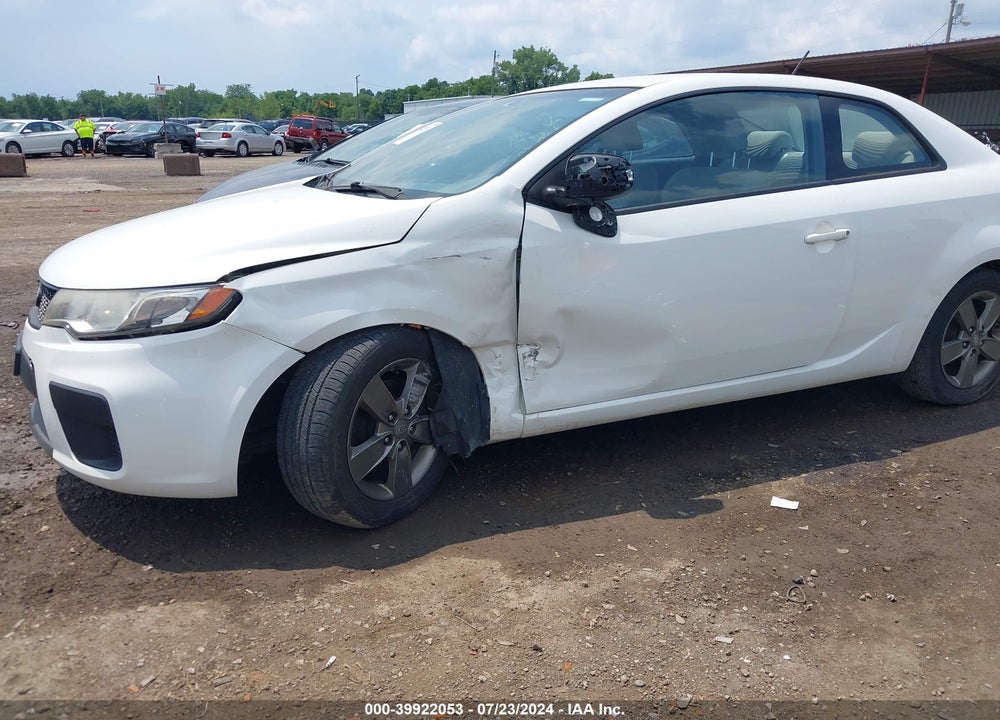 2010 KIA FORTE KOUP EX VIN: KNAFU6A28A5118798