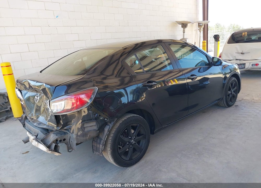 2011 MAZDA 3 I TOURING VIN: JM1BL1VG2B1374747
