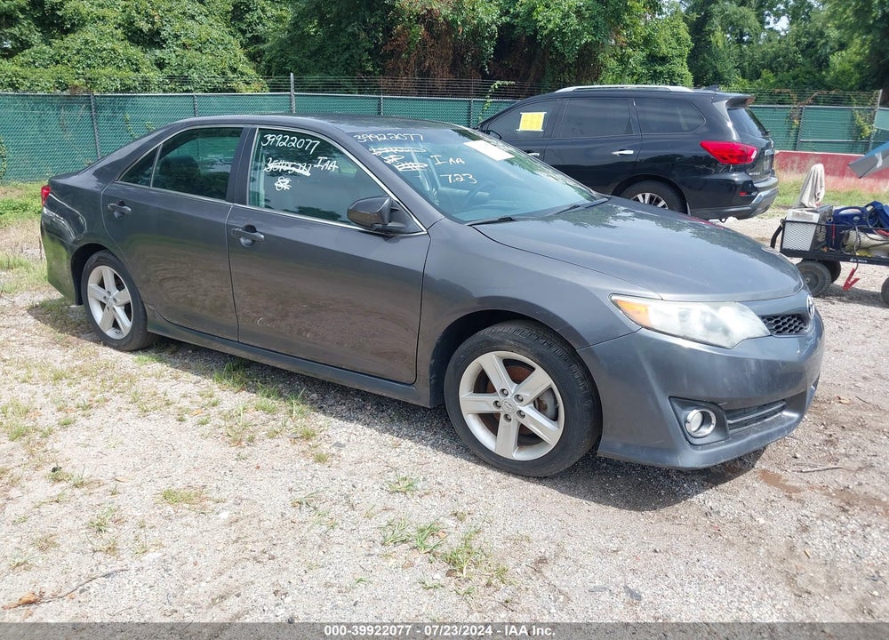 2014 TOYOTA CAMRY SE VIN: 4T1BF1FK9EU301545