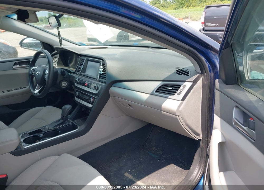 2019 HYUNDAI SONATA VIN: 5NPE24AF7KH772558