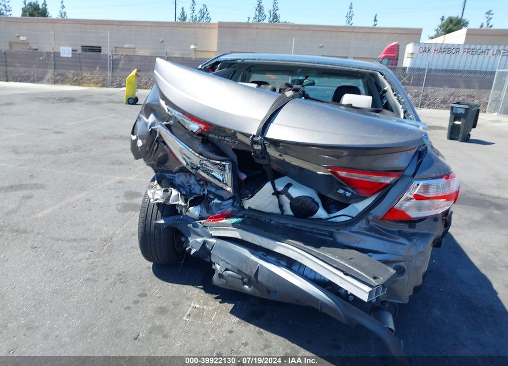 2016 TOYOTA CAMRY SE VIN: 4T1BF1FK9GU118617