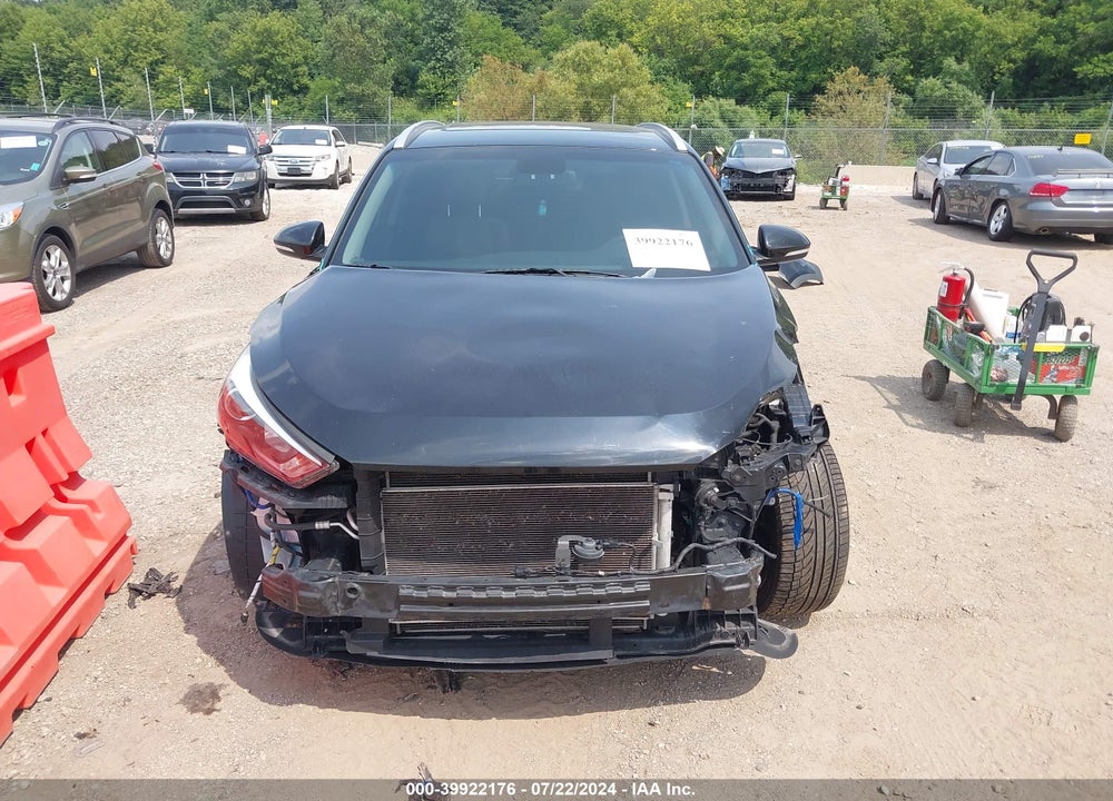 2018 HYUNDAI TUCSON SPORT VIN: KM8J3CAL4JU711115