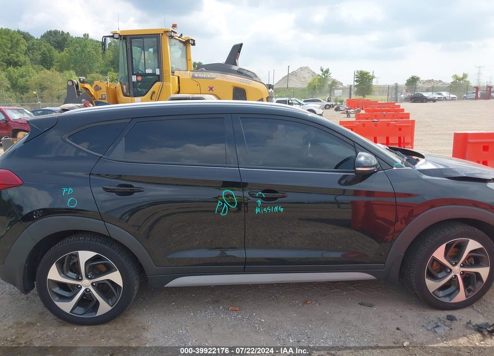 2018 HYUNDAI TUCSON SPORT VIN: KM8J3CAL4JU711115