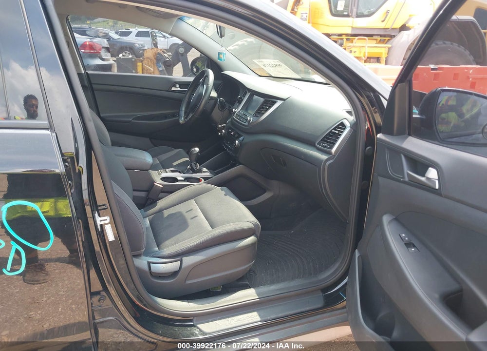 2018 HYUNDAI TUCSON SPORT VIN: KM8J3CAL4JU711115