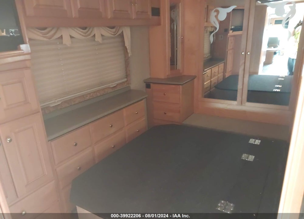 2002 ROADMASTER RAIL MONOCOQUE VIN: 1RF14571721017582