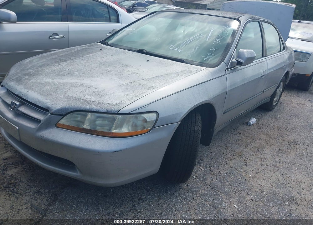 2000 HONDA ACCORD 2.3 LX VIN: 1HGCG6656YA130628