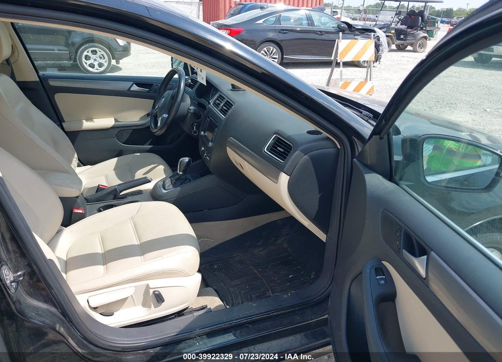 2014 VOLKSWAGEN JETTA 2.0L TDI VIN: 3VWLL7AJ6EM385795