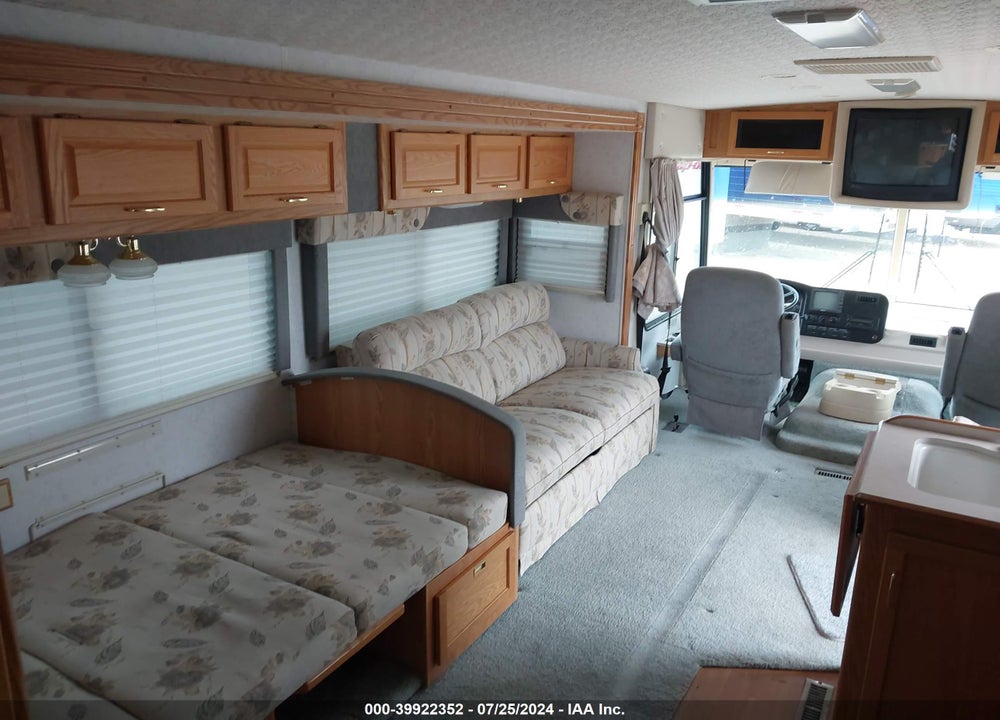 2002 WORKHORSE CUSTOM CHASSIS MOTORHOME CHASSIS P3500 VIN: 5B4LP57G623338583