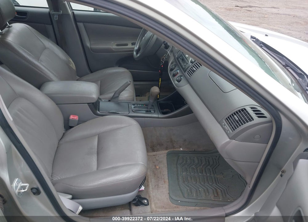 2004 TOYOTA CAMRY LE VIN: 4T1BE32K94U821084