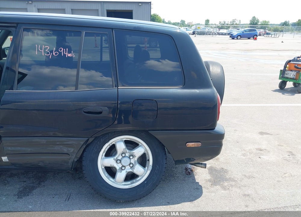 1999 TOYOTA RAV4 VIN: JT3HP10V4X7121233