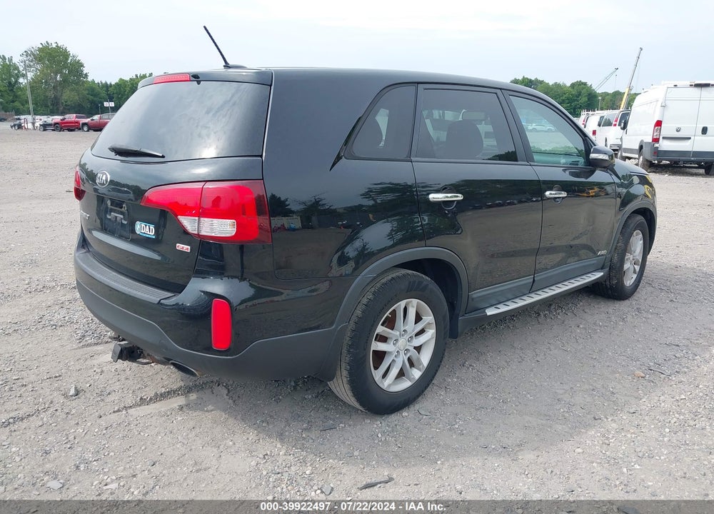 2015 KIA SORENTO LX VIN: 5XYKT3A61FG593830