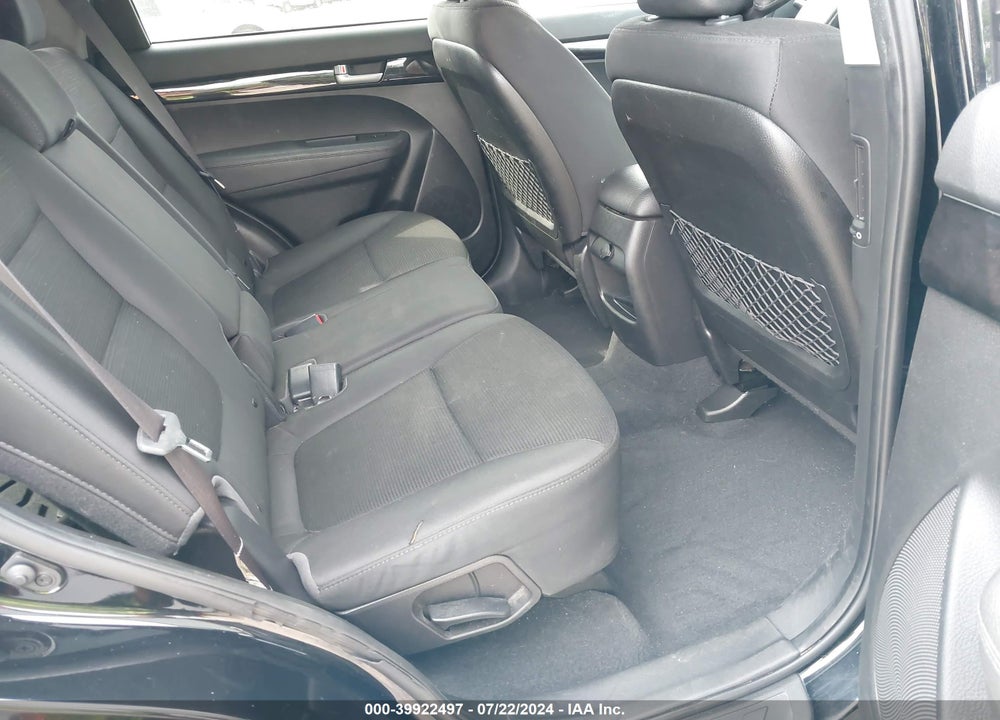 2015 KIA SORENTO LX VIN: 5XYKT3A61FG593830