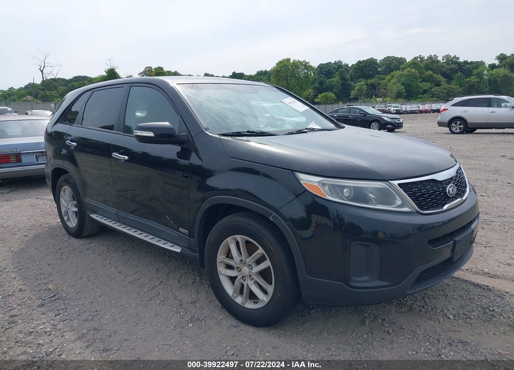 2015 KIA SORENTO LX VIN: 5XYKT3A61FG593830