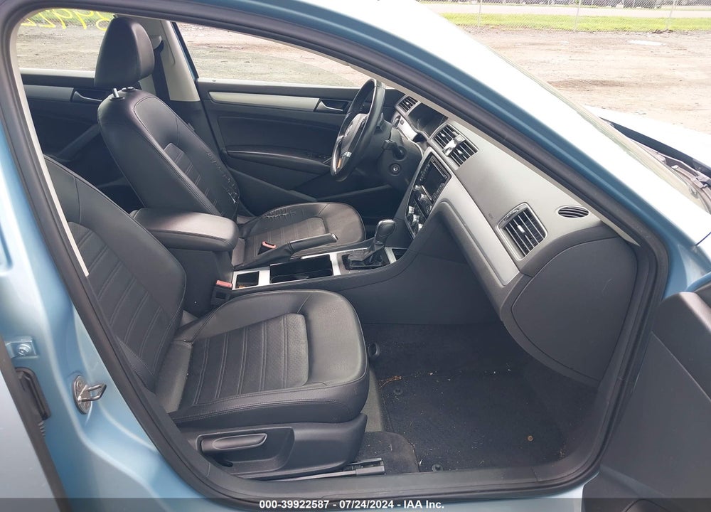 2012 VOLKSWAGEN PASSAT 3.6L V6 SE VIN: 1VWBM7A30CC077305