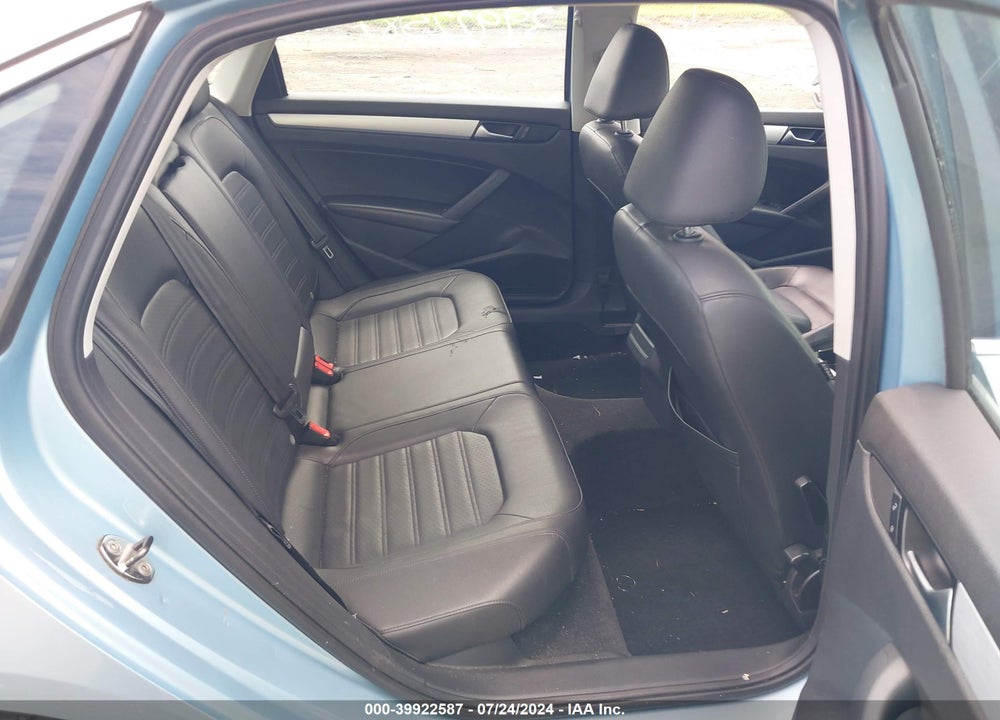 2012 VOLKSWAGEN PASSAT 3.6L V6 SE VIN: 1VWBM7A30CC077305