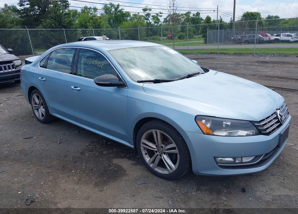 2012 VOLKSWAGEN PASSAT 3.6L V6 SE VIN: 1VWBM7A30CC077305