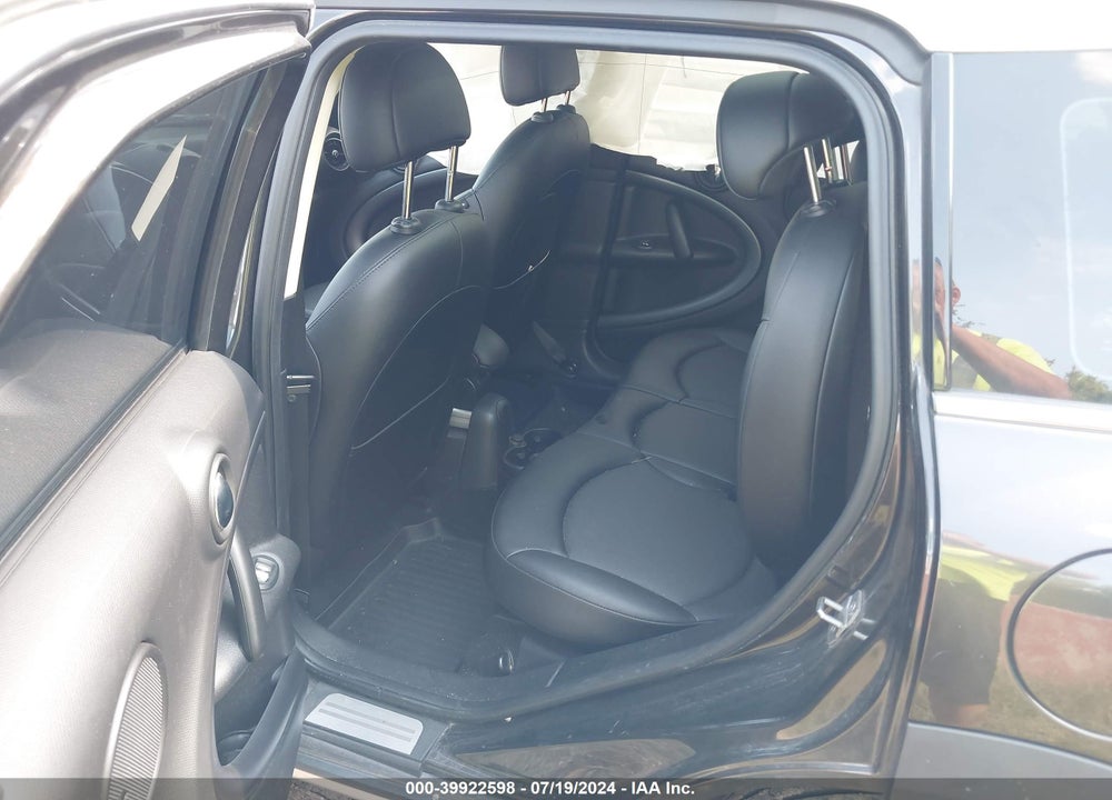 2016 MINI COUNTRYMAN COOPER S VIN: WMWZC5C53GWU00450
