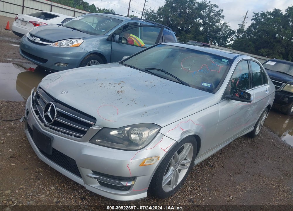 2014 MERCEDES-BENZ C 250 LUXURY/SPORT VIN: WDDGF4HB9ER313292