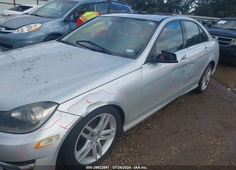 2014 MERCEDES-BENZ C 250 LUXURY/SPORT VIN: WDDGF4HB9ER313292