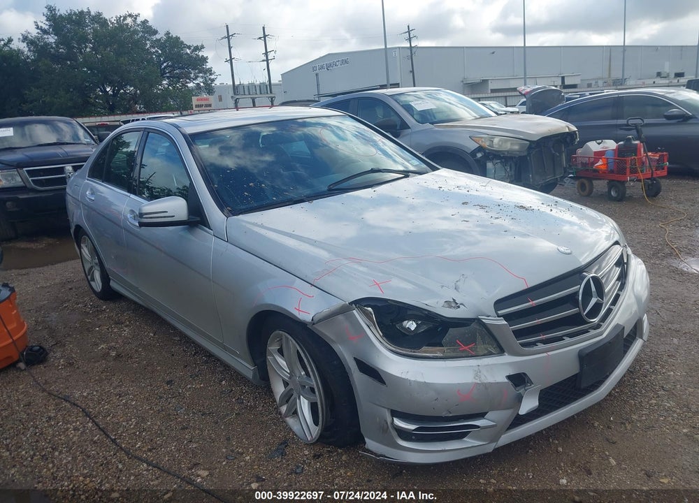 2014 MERCEDES-BENZ C 250 LUXURY/SPORT VIN: WDDGF4HB9ER313292