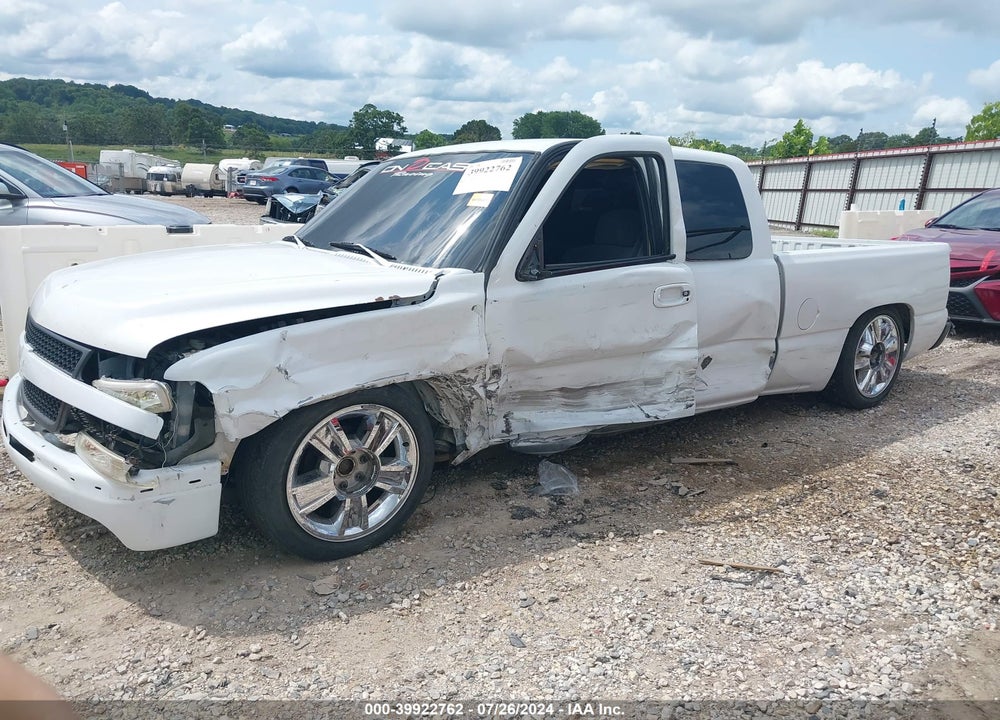 2000 CHEVROLET SILVERADO 1500 LS VIN: 2GCEC19TXY1116774