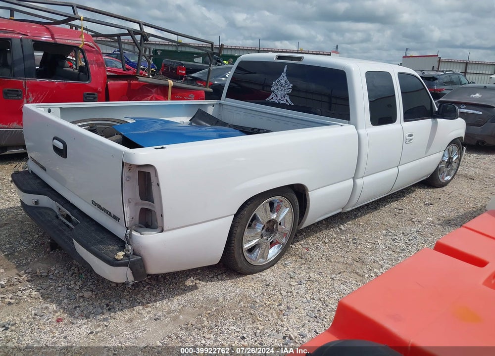 2000 CHEVROLET SILVERADO 1500 LS VIN: 2GCEC19TXY1116774