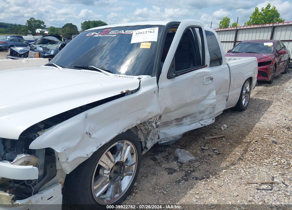 2000 CHEVROLET SILVERADO 1500 LS VIN: 2GCEC19TXY1116774