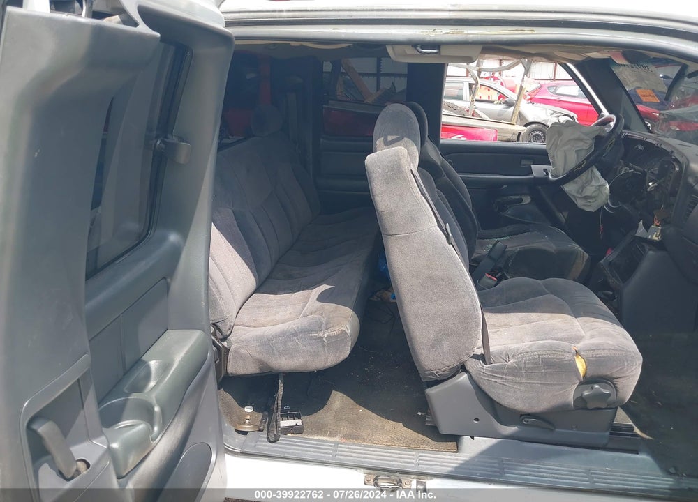 2000 CHEVROLET SILVERADO 1500 LS VIN: 2GCEC19TXY1116774