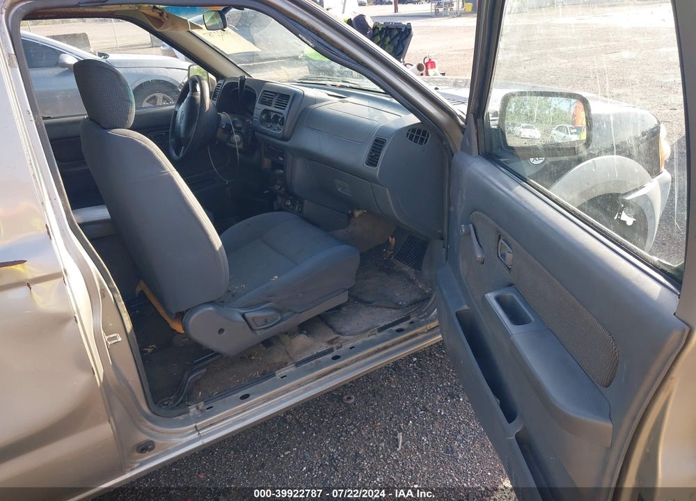 2001 NISSAN FRONTIER XE VIN: 1N6DD26SX1C392833
