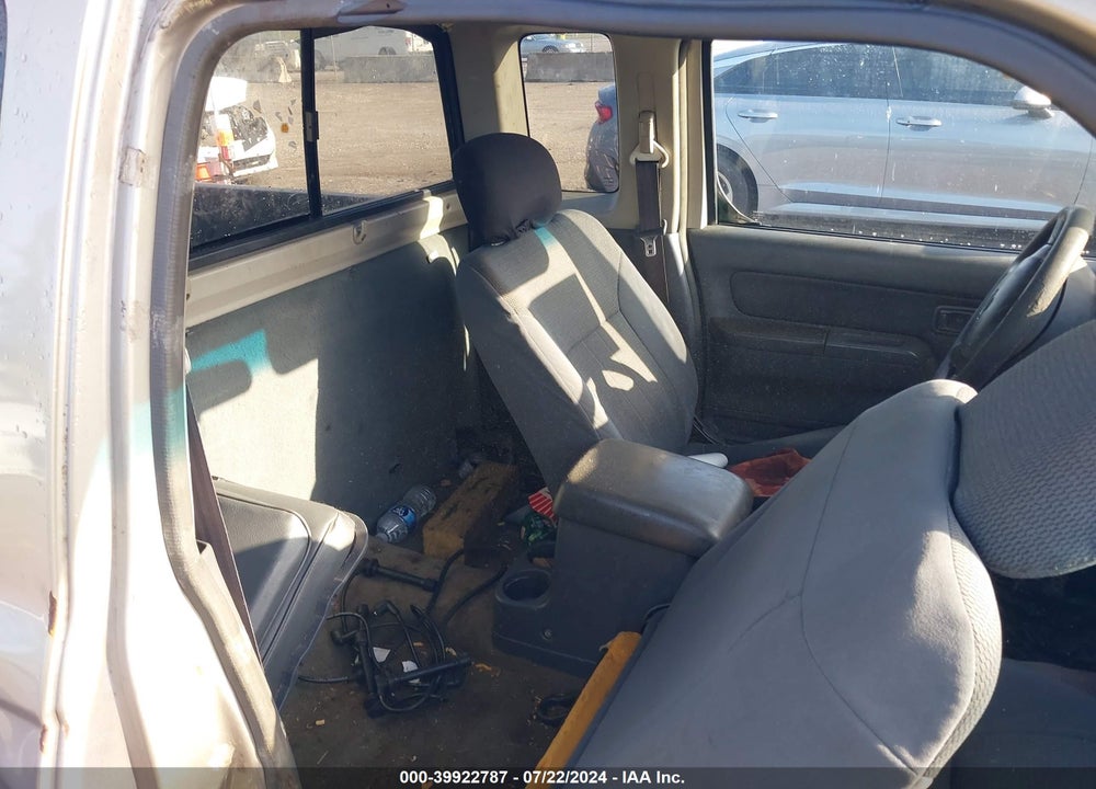 2001 NISSAN FRONTIER XE VIN: 1N6DD26SX1C392833
