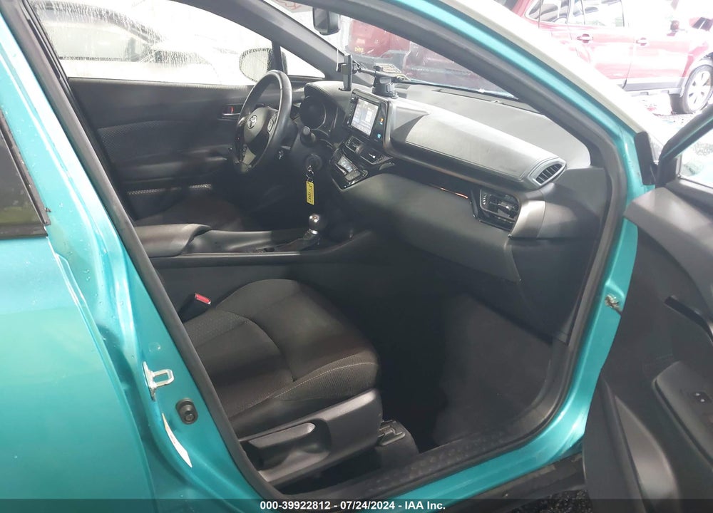 2018 TOYOTA C-HR XLE VIN: JTNKHMBX4J1010640