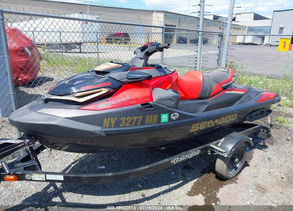 2020 SEADOO RXT-X 300 VIN: YDV18143J920