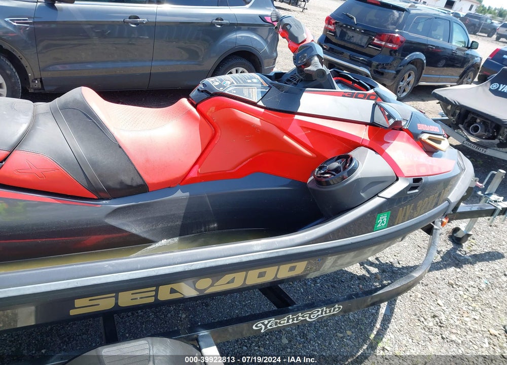 2020 SEADOO RXT-X 300 VIN: YDV18143J920