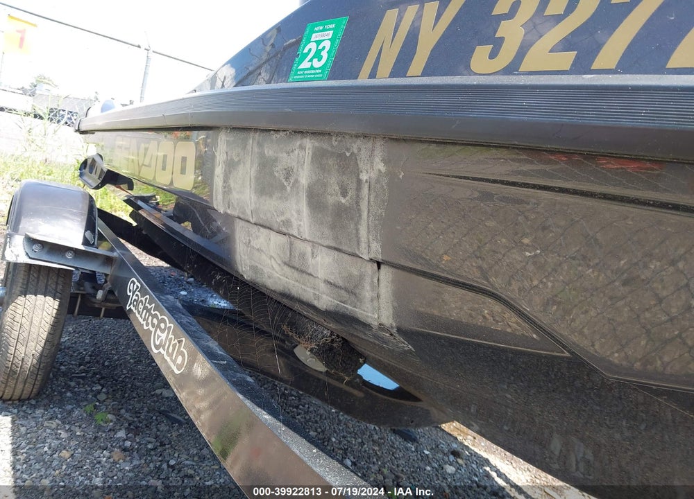 2020 SEADOO RXT-X 300 VIN: YDV18143J920